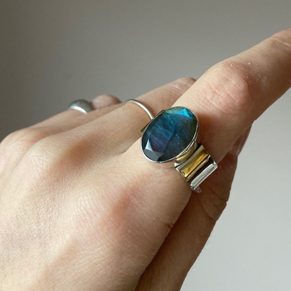 Vintage Jewelry - Sterling silver labradorite ring